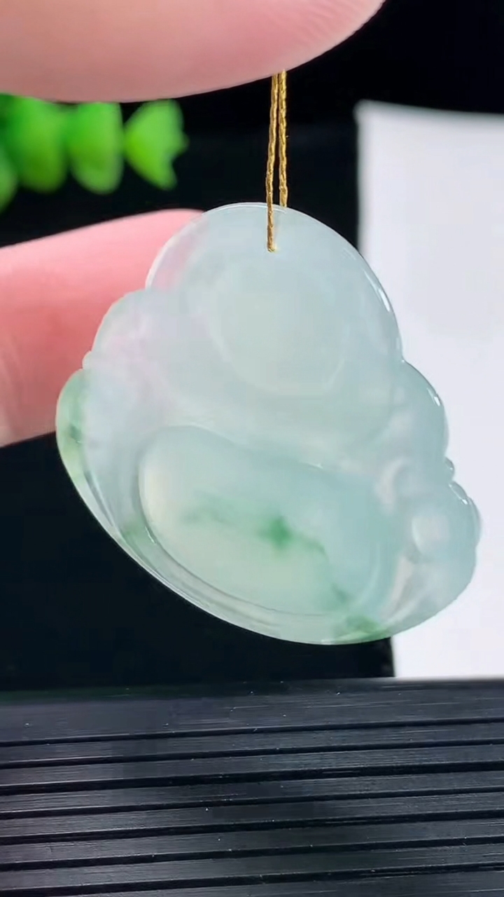 天然A货翡翠冰种飘花佛公吊坠，尺寸33-35-5.8重量:10.06g
5月9日