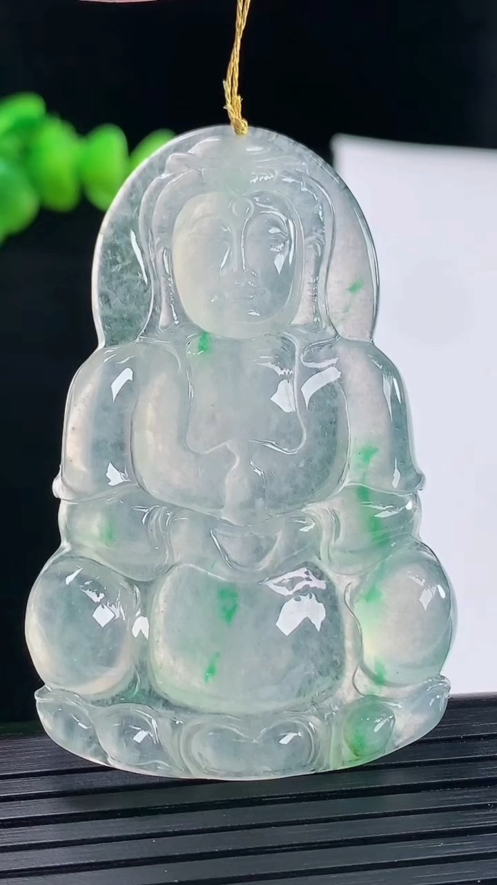 天然A货翡翠正装观音吊坠，尺寸58.5-38-4重量:20.41g
5月9日