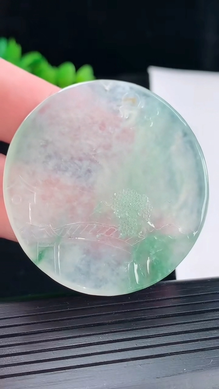 天然A货翡翠生肖虎吊坠，尺寸51-47-5.5重量:27.73g
5月9日