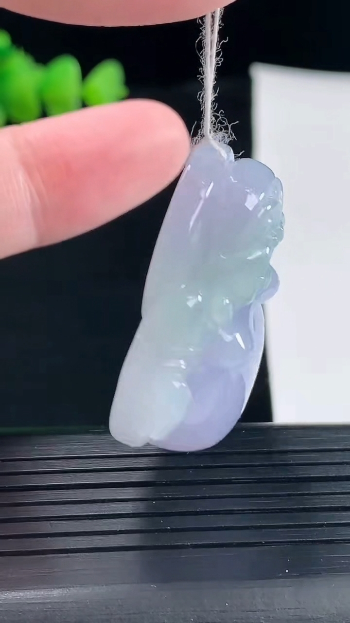 天然A货翡翠紫罗兰佛公吊坠，尺寸34-35-12.8重量:25.83g
5月9日