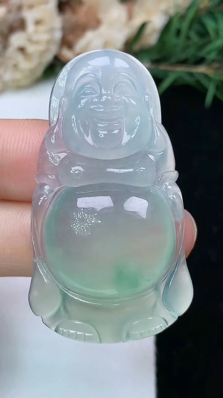 天然A货翡翠布袋佛吊坠，尺寸44.6-25-7.4，重量:12.00g
5月9日