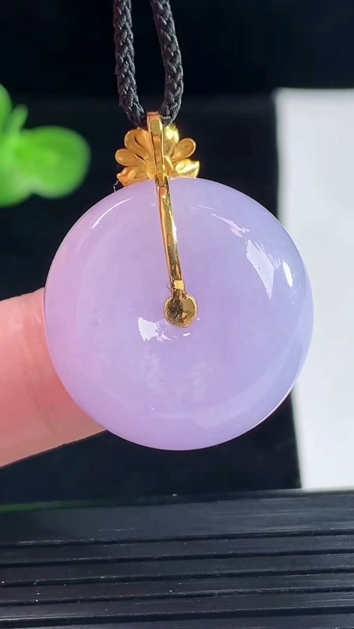 天然A货翡翠18k金紫罗兰路路通吊坠，尺寸23-13重量:14.81g
5月9日