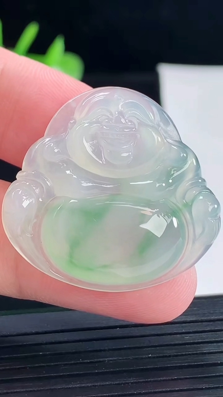 天然A货翡翠佛公吊坠，尺寸32-34-5.6重量:9.91g
5月9日
