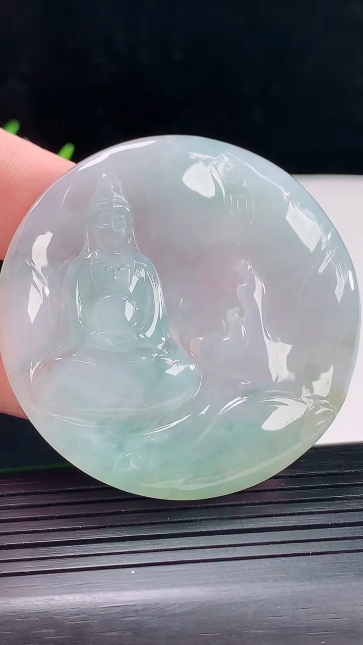 天然A货翡翠素衣观音吊坠，尺寸54-5.8重量:32.54g
5月9日