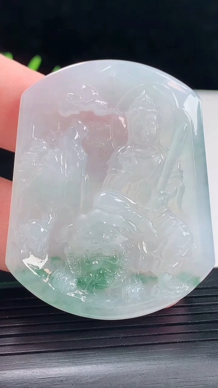 天然A货翡翠飘花文殊菩萨吊坠，尺寸52-42-5.8重量:27.70g
5月9日