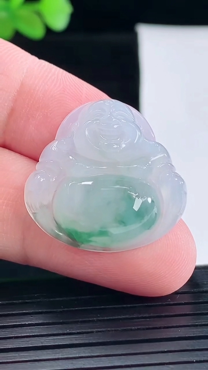 天然A货翡翠冰种飘花佛公吊坠，尺寸25-26-7.3重量:6.97g
5月9日