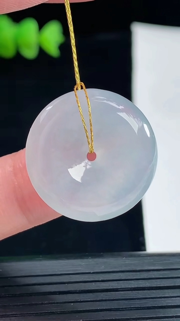 天然A货翡翠紫罗兰平安扣吊坠，尺寸24-5.6重量:6.45g
5月9日