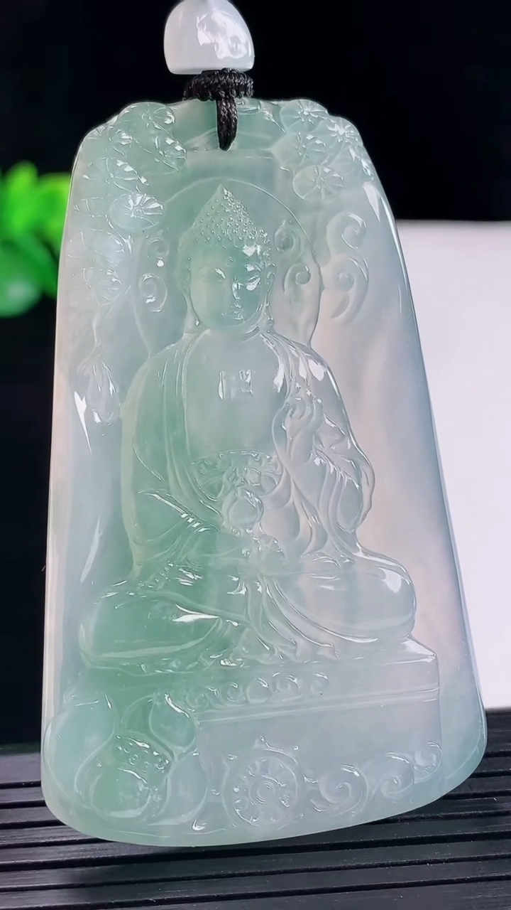 天然A货翡翠阿弥陀佛吊坠，尺寸68-42.5-5重量:37.71g
5月9日