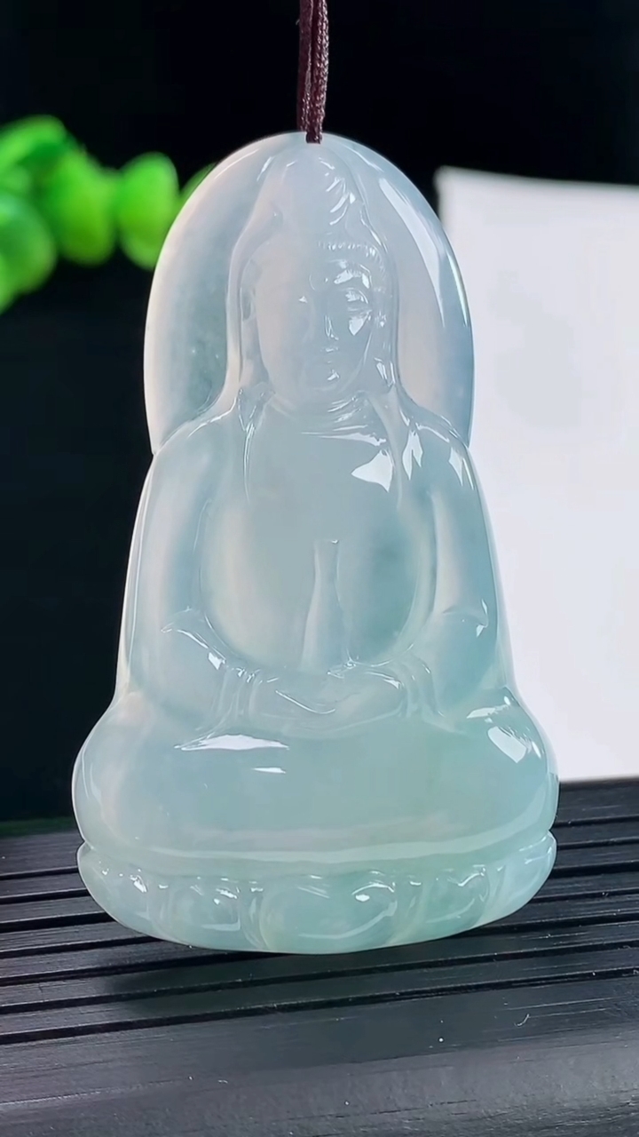 天然A货翡翠素衣观音吊坠，尺寸56.2-34-5.8重量:19.28g
5月9日