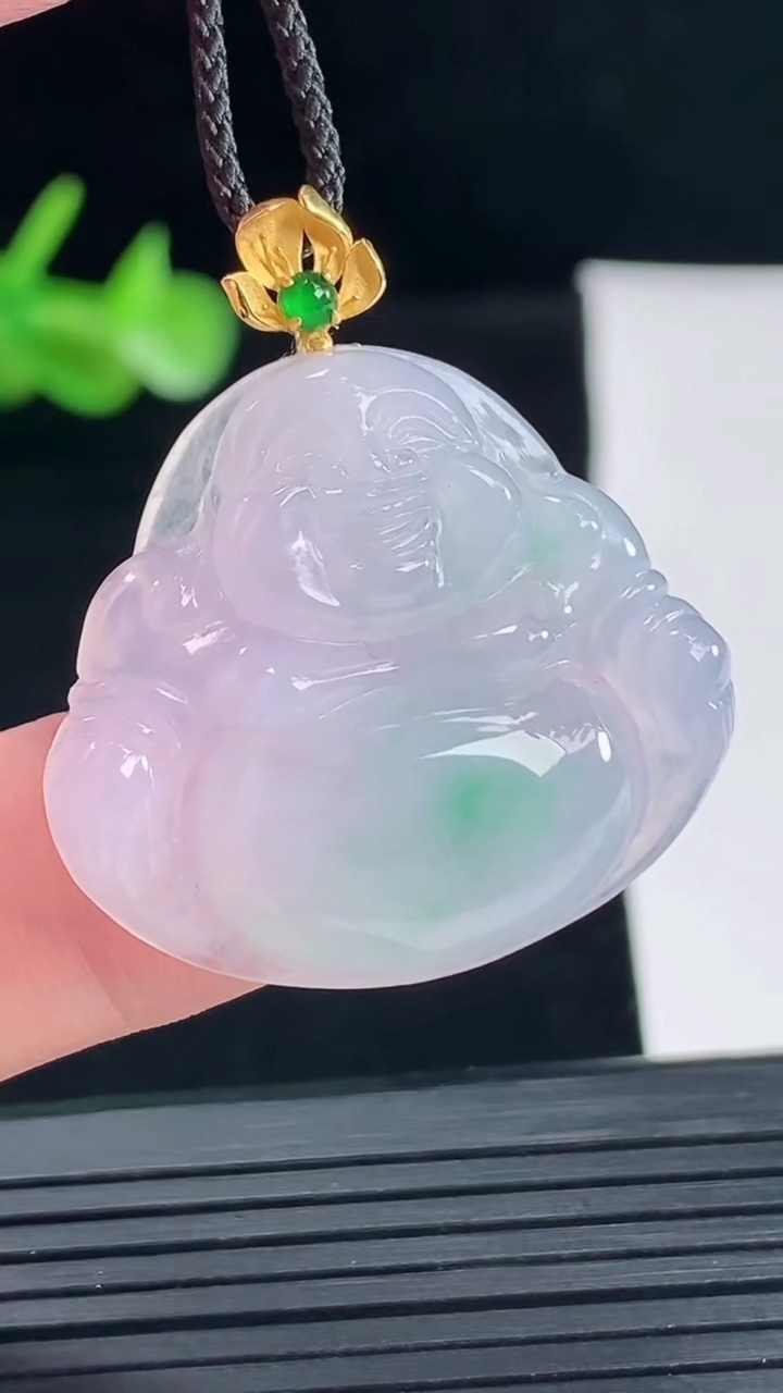 天然A货翡翠佛公吊坠，尺寸26-30.6-5.5重量:7.77g
5月9日
