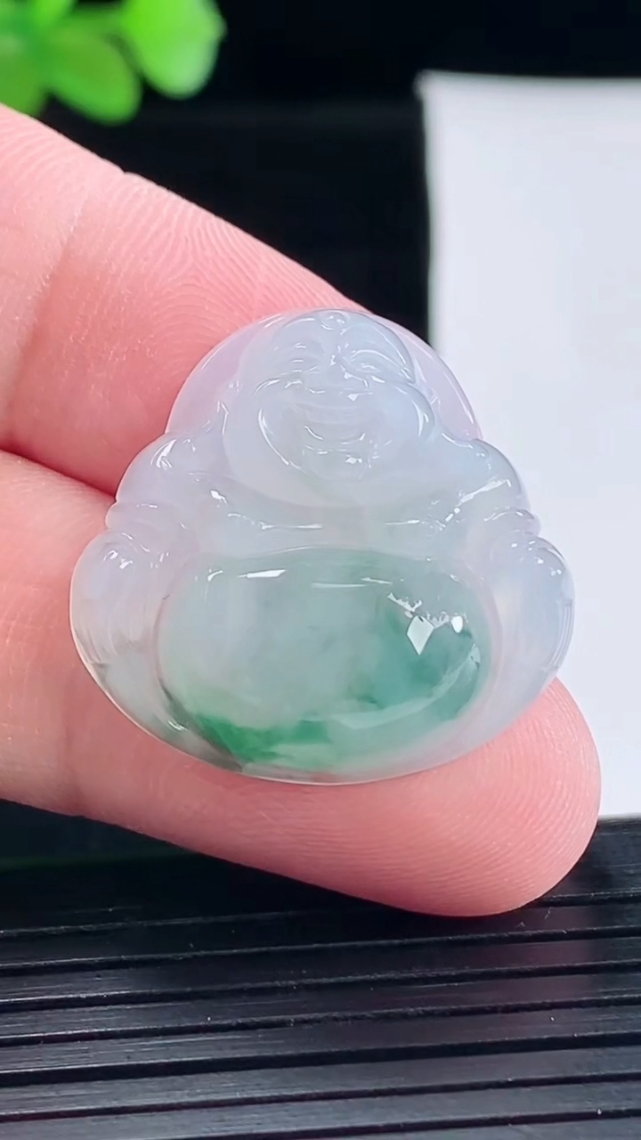 天然A货翡翠冰种飘花佛公吊坠，尺寸25-26-7.3重量:6.97g
5月9日