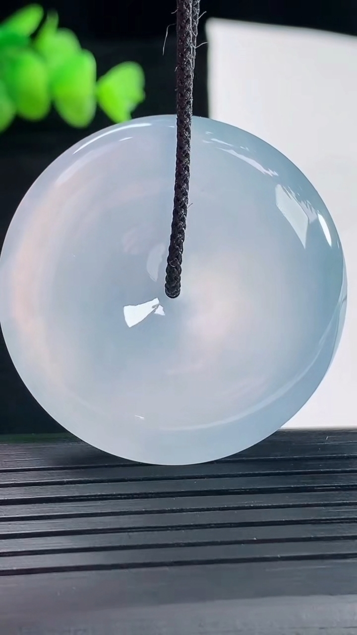 天然A货翡翠种紫罗兰平安扣吊坠，尺寸40-9重量:26.94g
5月10日