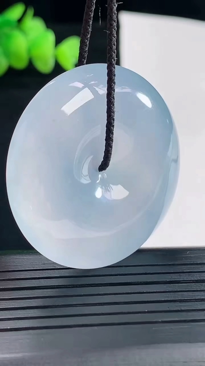 天然A货翡翠种紫罗兰平安扣吊坠，尺寸40-9重量:26.94g
5月10日