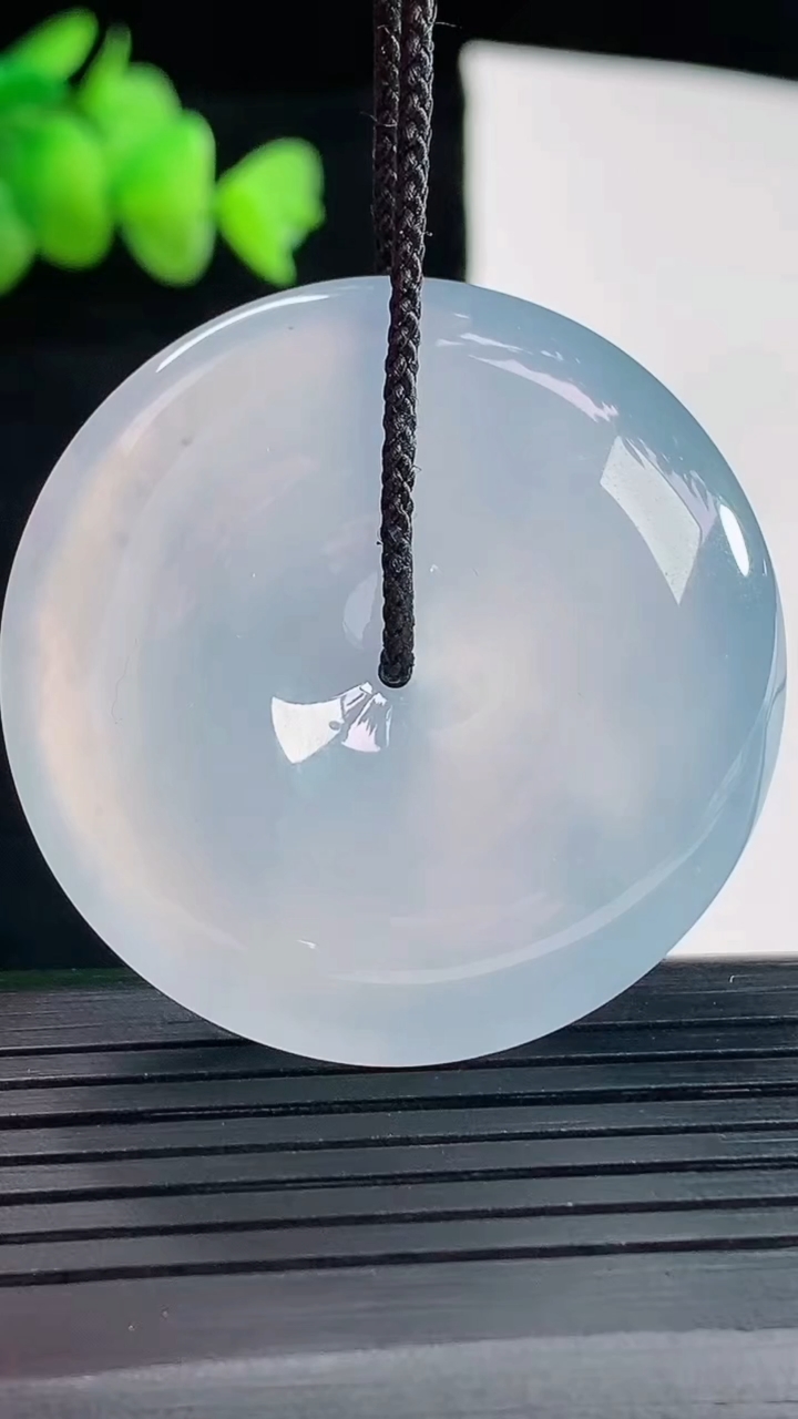 天然A货翡翠种紫罗兰平安扣吊坠，尺寸40-9重量:26.94g
5月10日
