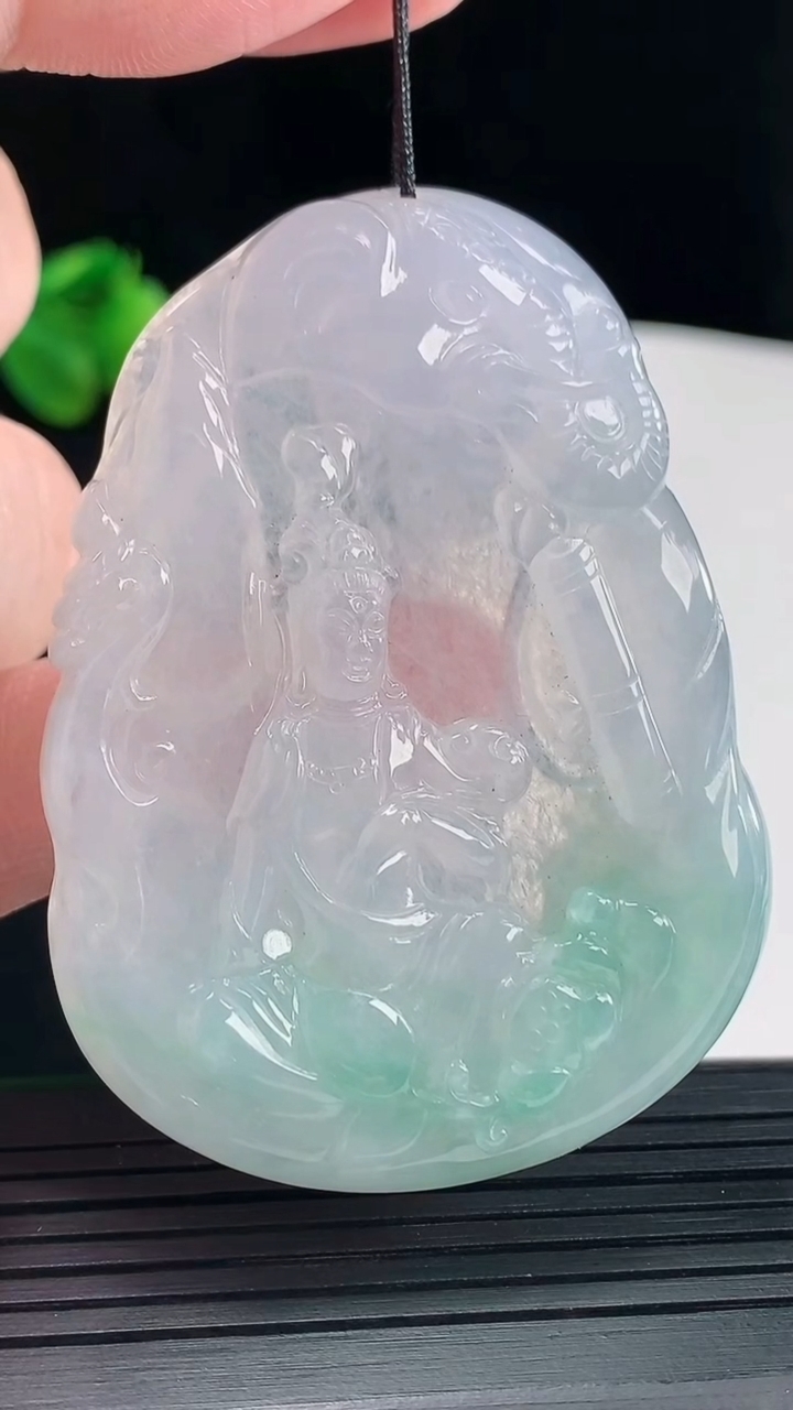 天然A货翡翠普贤菩萨吊坠，尺寸60-44-5.2重量:32.00g
5月10日