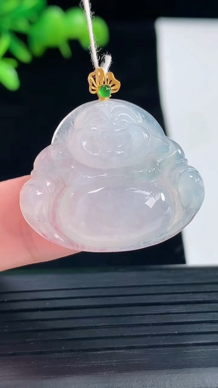 天然A货翡翠18k金飘花佛公吊坠，尺寸24-30-6重量:6.32g
5月11日