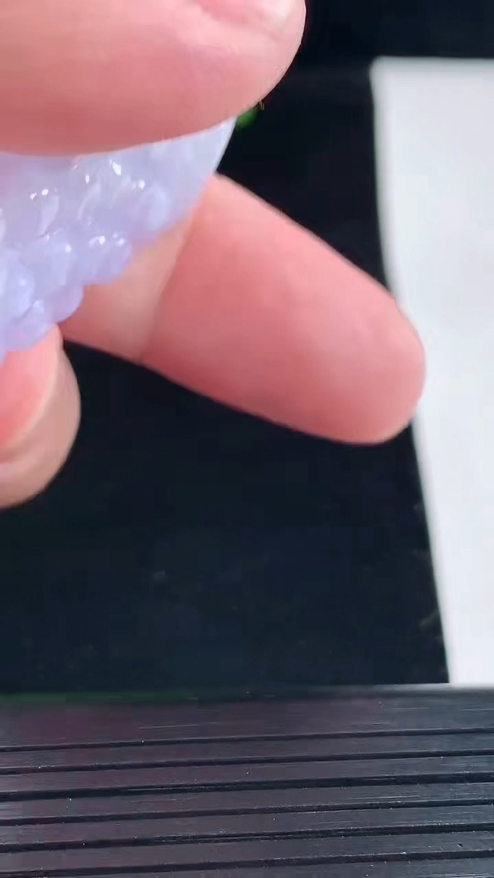 天然A货翡翠紫罗兰多子多福 葡萄吊坠，尺寸48-25-13.6重量:24.63g
5月11日