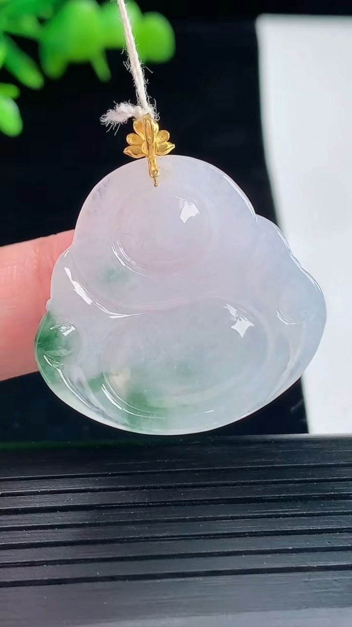 天然A货翡翠18k金飘花佛公吊坠，尺寸29-31-6重量:8.59g
5月11日