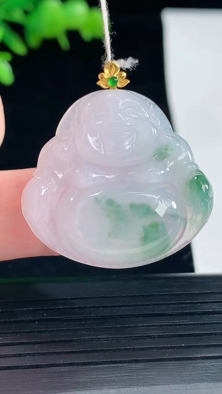 天然A货翡翠18k金飘花佛公吊坠，尺寸29-31-6重量:8.59g
5月11日