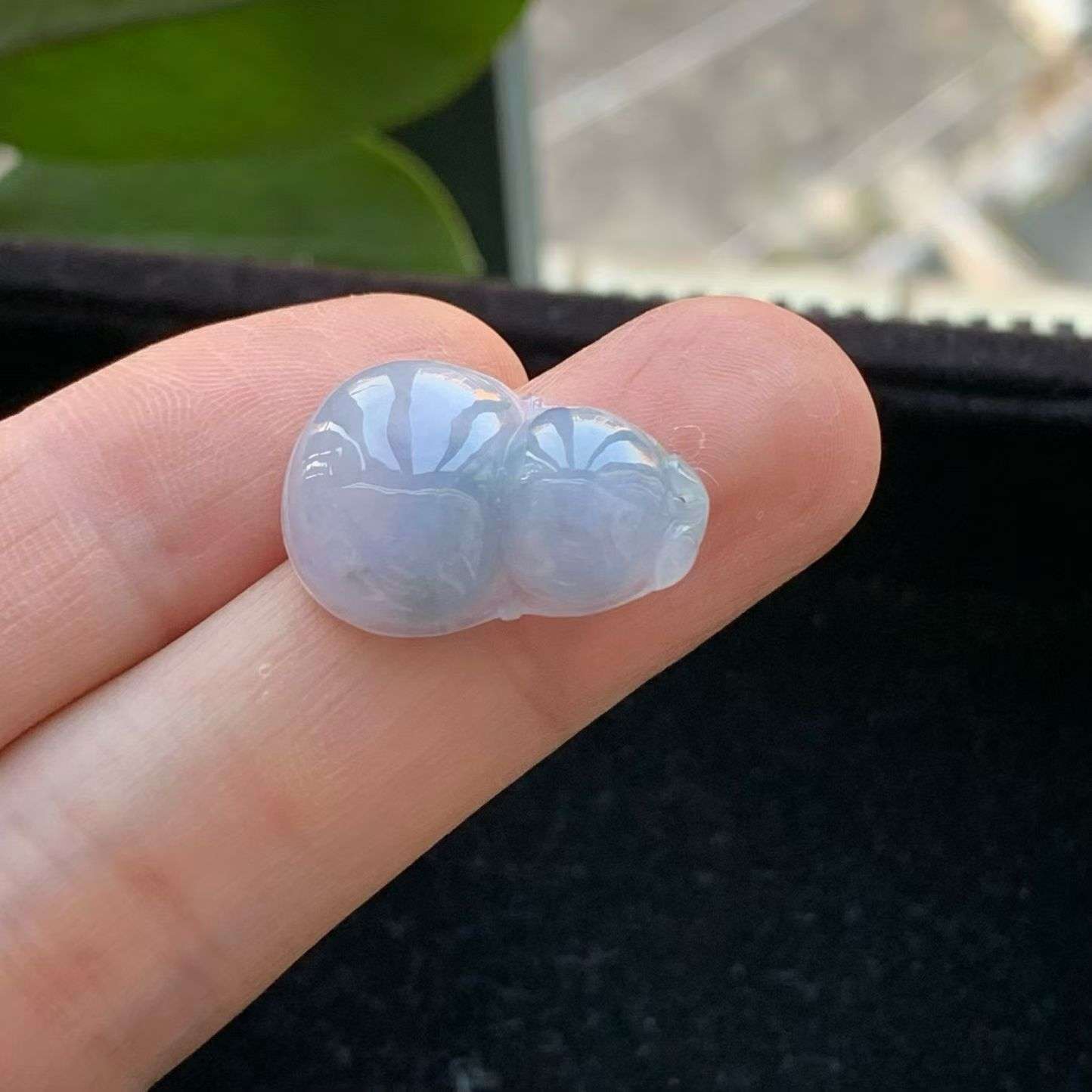 A货天然翡翠冰糯种飘花紫罗兰葫芦吊坠重量3.33g
5月11日