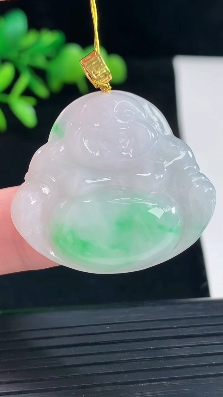 天然A货翡翠佛公吊坠，尺寸30.9-34.5-5.8重量:8.84g
5月12日