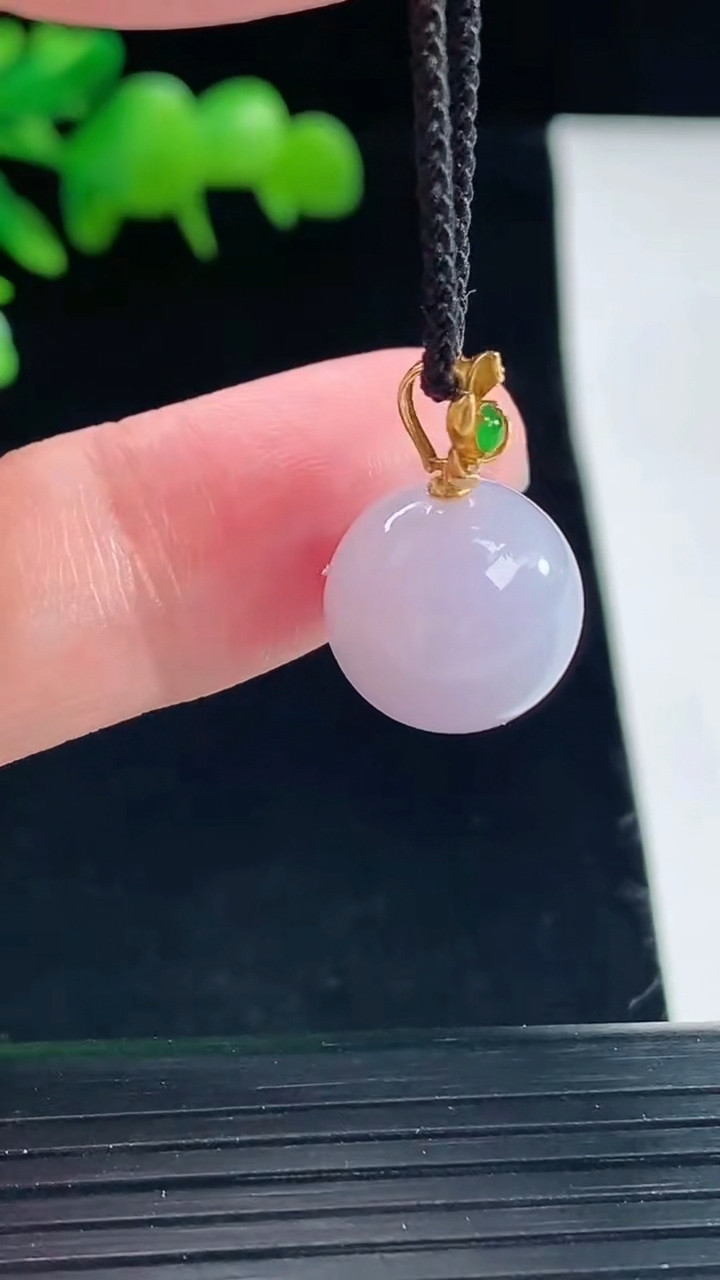 天然A货翡翠18k金紫罗兰圆珠吊坠，尺寸13重量:4.05g
5月12日