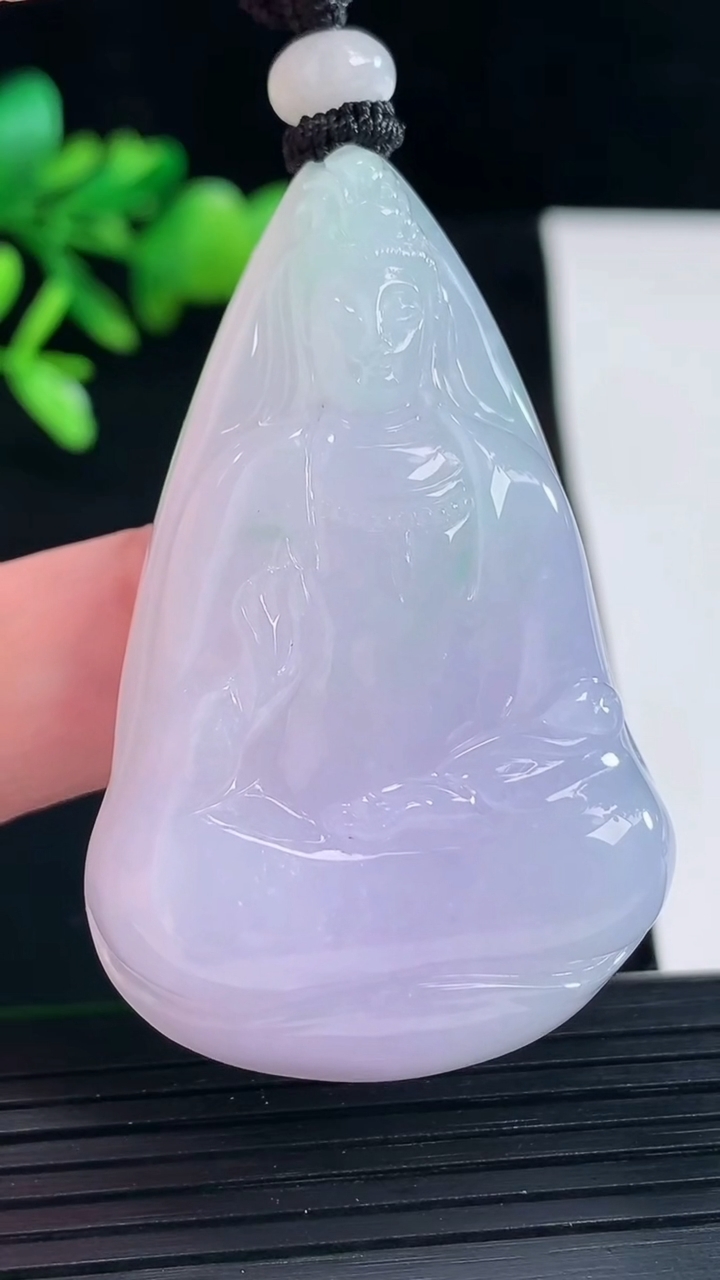 天然A货翡翠春带彩 紫罗兰素衣观音吊坠，尺寸53-34-10.6重量:38.03g
5月12日