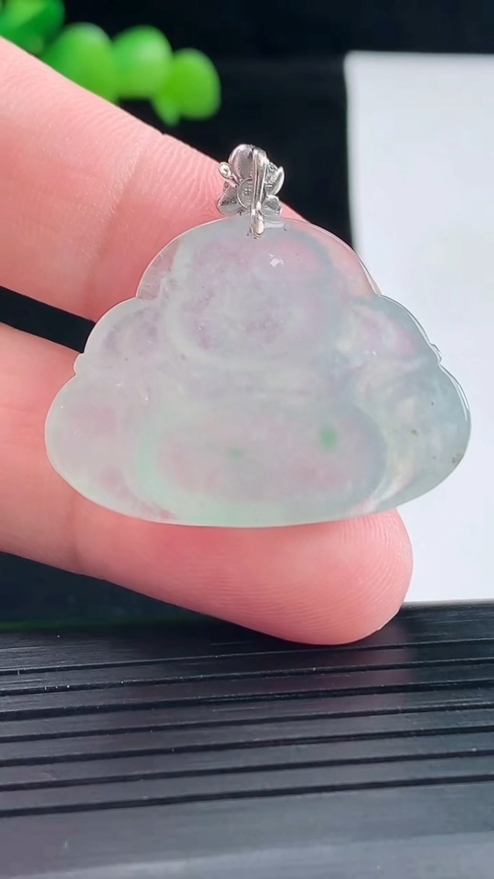 天然A货翡翠佛公吊坠，尺寸25-34-6重量:8.75g
5月12日