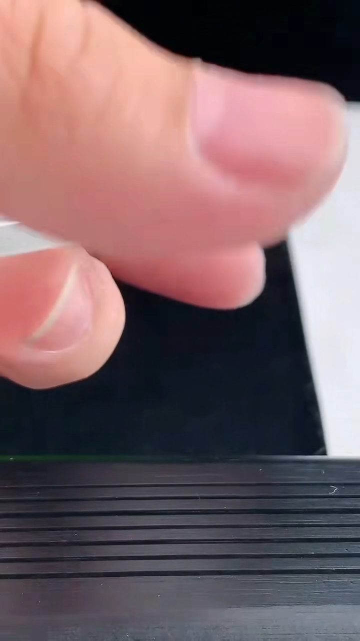 天然A货翡翠龙牌吊坠，尺寸52.6-45-5重量:21.28g
5月12日