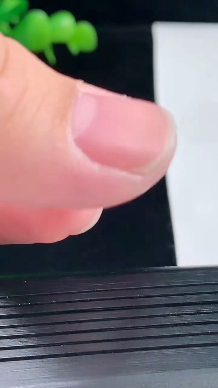 天然A货翡翠佛公吊坠，尺寸25-34-6重量:8.75g
5月12日