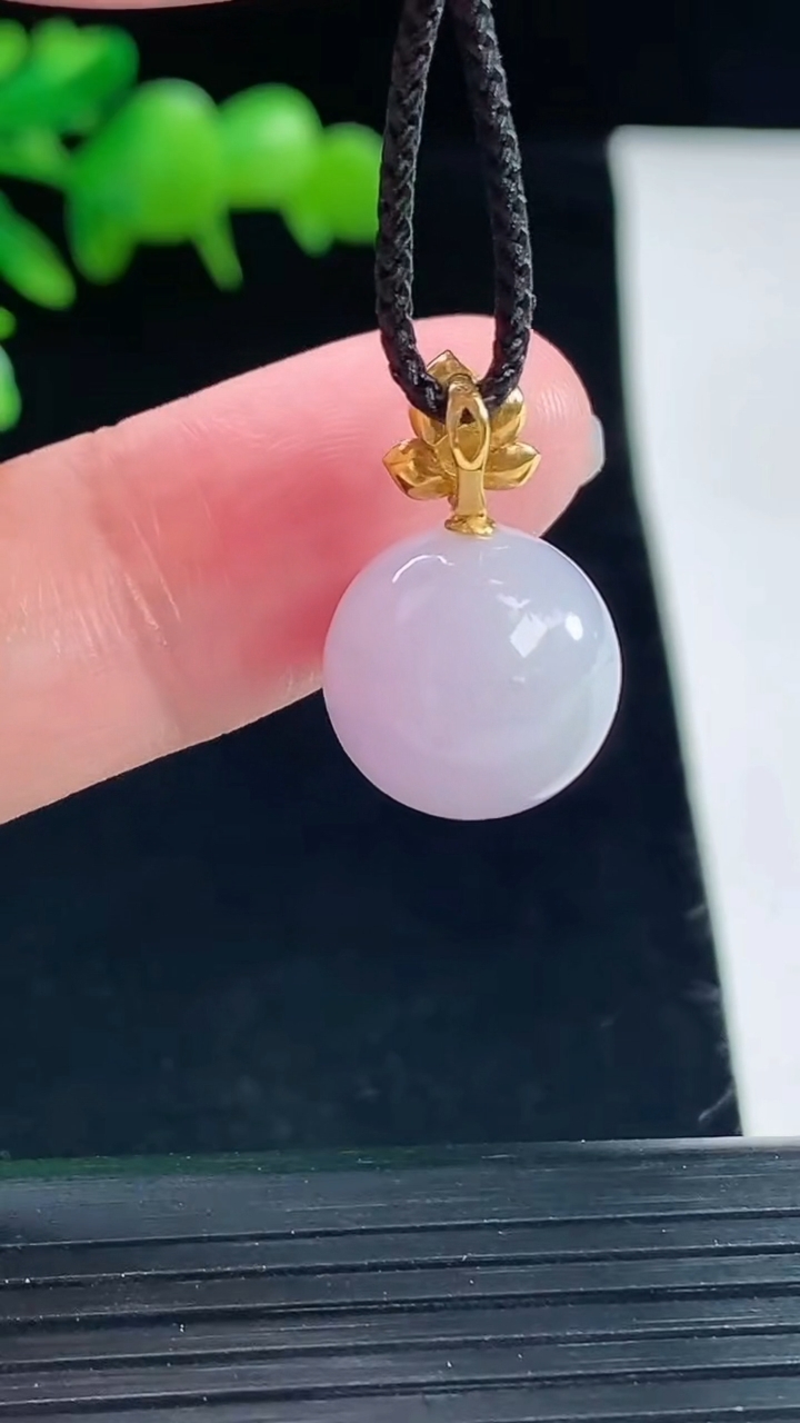 天然A货翡翠18k金紫罗兰圆珠吊坠，尺寸13重量:4.05g
5月12日