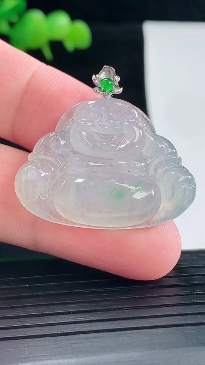 天然A货翡翠佛公吊坠，尺寸25-34-6重量:8.75g
5月12日