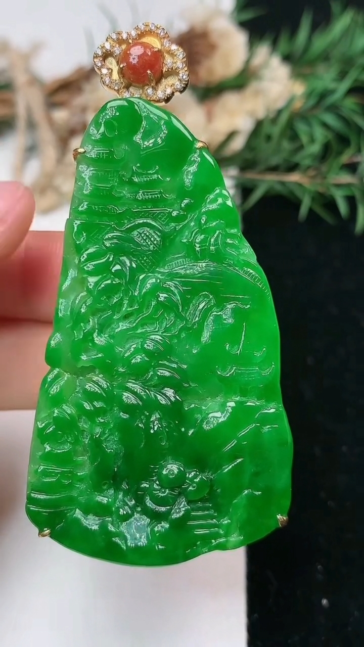 天然A货翡翠山水牌吊坠，尺寸57.7-32.7-10.9，重量:35.00g
5月13日