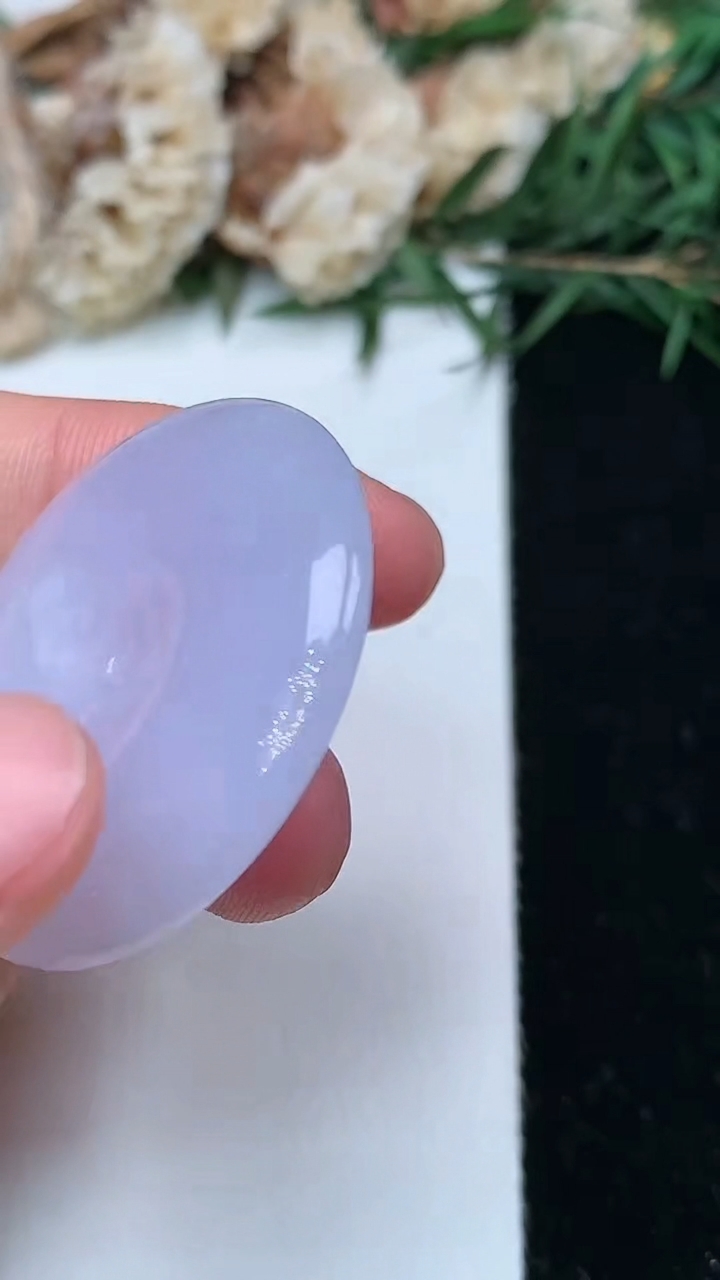 天然A货翡翠紫罗兰平安扣吊坠，尺寸32.9-6.2，重量:14.04g
5月13日