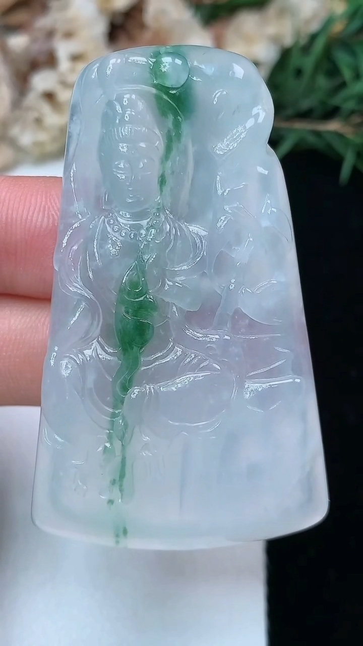 天然A货翡翠观音菩萨吊坠，尺寸52-31-6.7，重量:21.46g
5月13日
