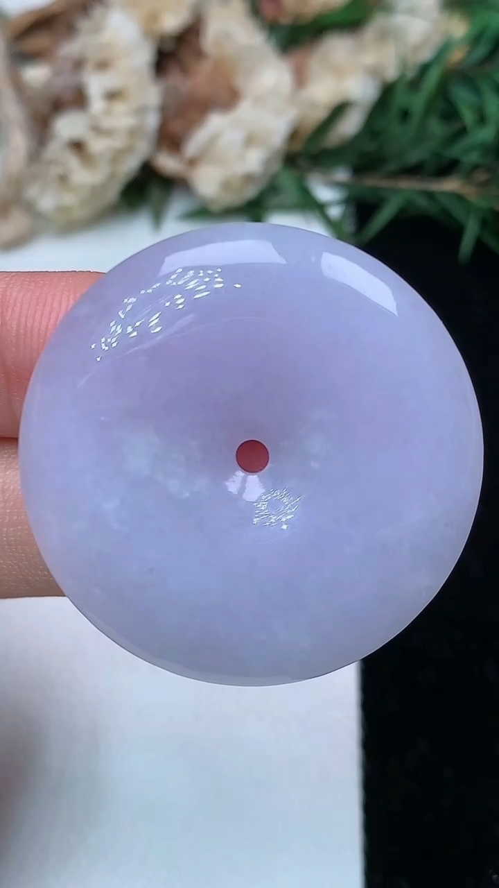 天然A货翡翠紫罗兰平安扣吊坠，尺寸32.9-6.2，重量:14.04g
5月13日