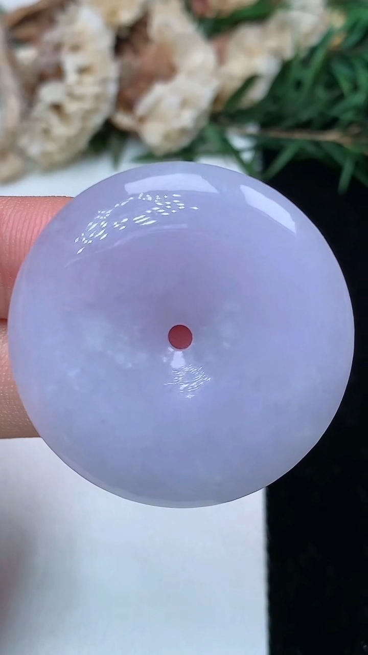 天然A货翡翠紫罗兰平安扣吊坠，尺寸32.9-6.2，重量:14.04g
5月13日
