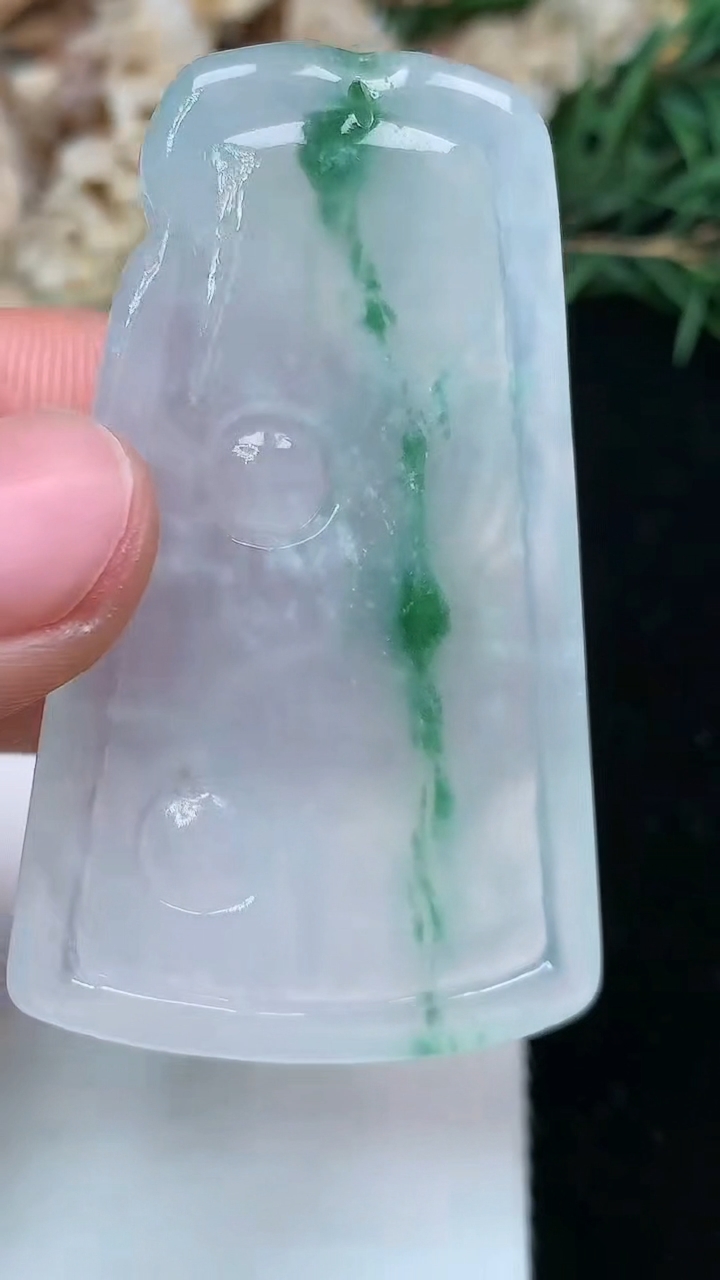 天然A货翡翠观音菩萨吊坠，尺寸52-31-6.7，重量:21.46g
5月13日