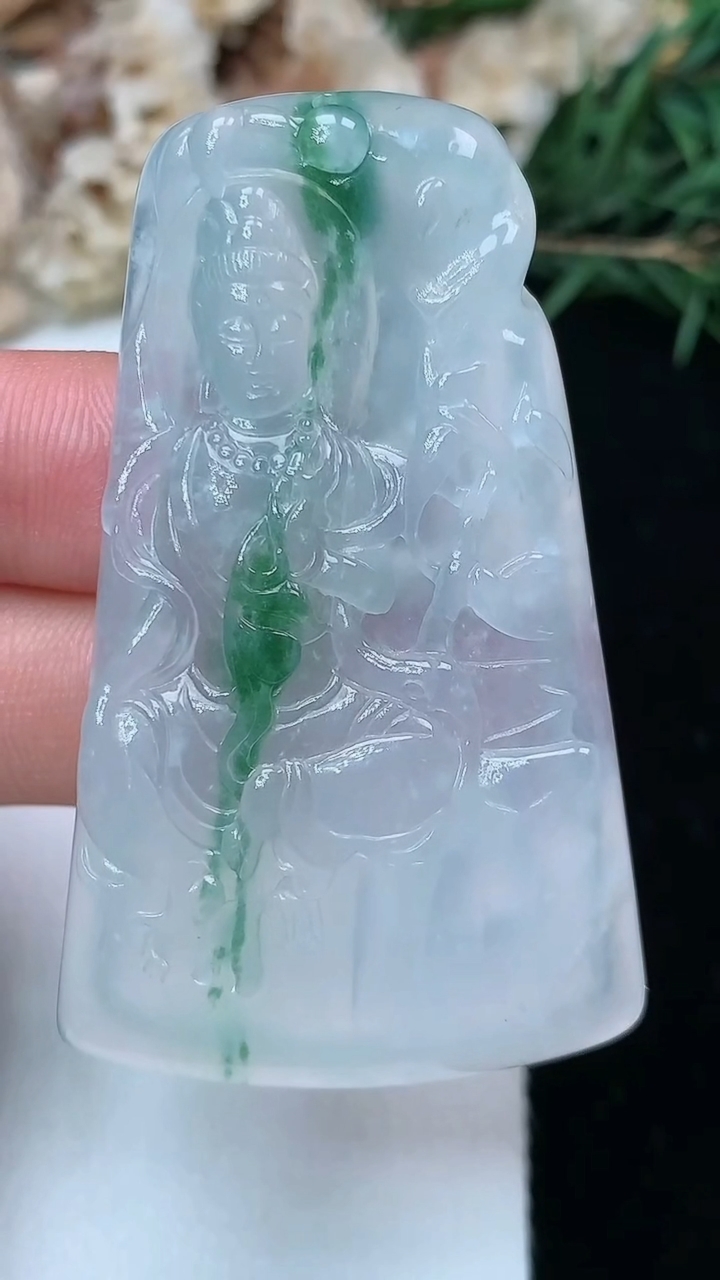 天然A货翡翠观音菩萨吊坠，尺寸52-31-6.7，重量:21.46g
5月13日