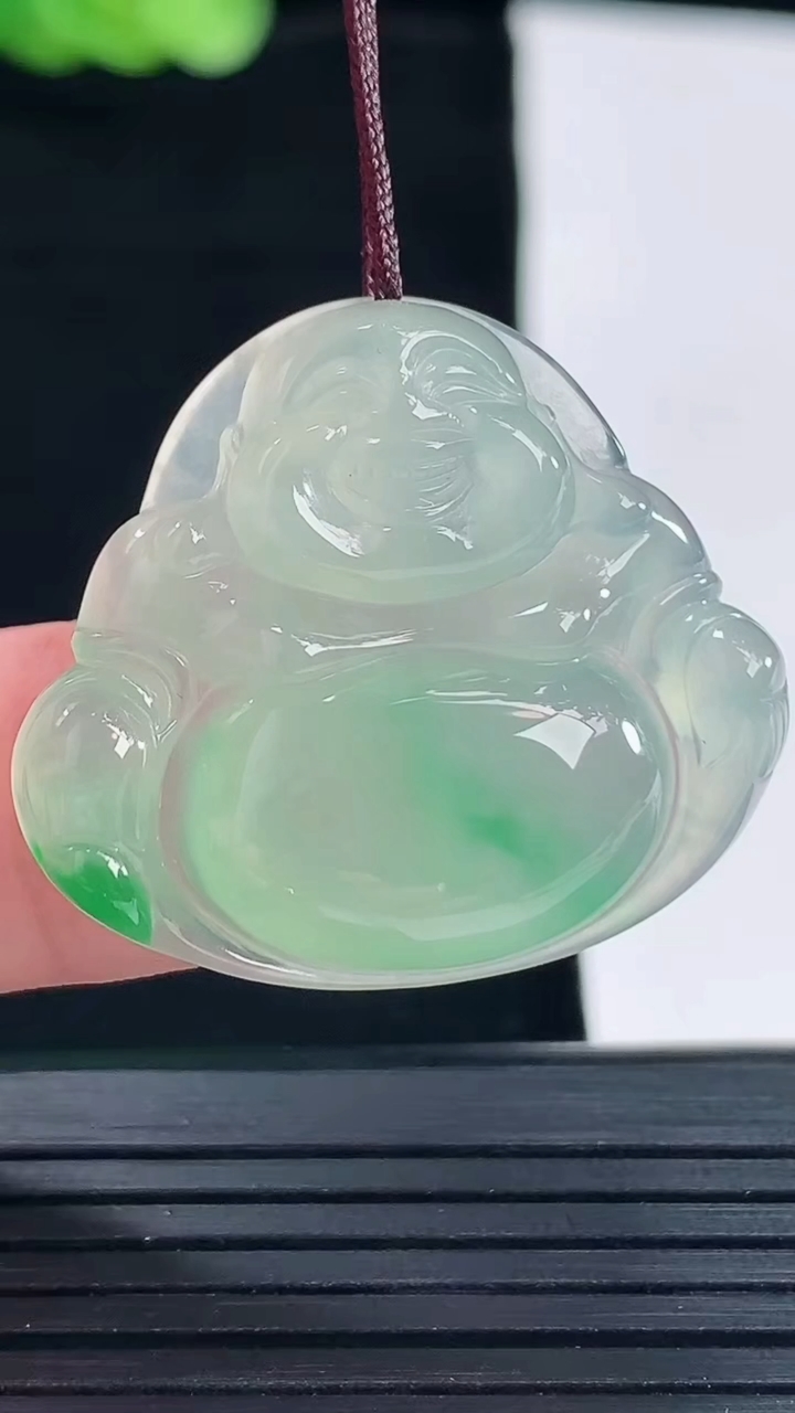 天然A货翡翠佛公吊坠，尺寸27-30.6-6重量:7.56g
5月14日