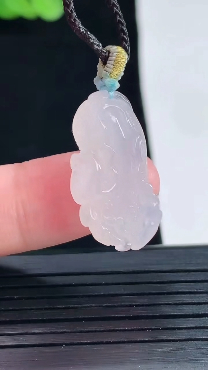 天然A货翡翠紫罗兰白菜吊坠，尺寸24-13.8-6重量:3.71g
5月14日