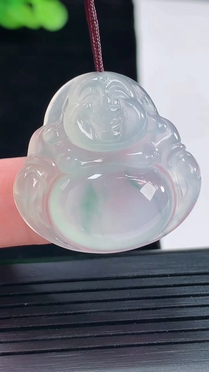 天然A货翡翠种飘花佛公吊坠，尺寸29-30.5-6重量:8.30g
5月14日