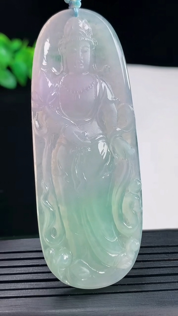 天然A货翡翠春带彩 紫罗兰大势至菩萨吊坠，尺寸73-28.6-5重量:21.00g
5月14日