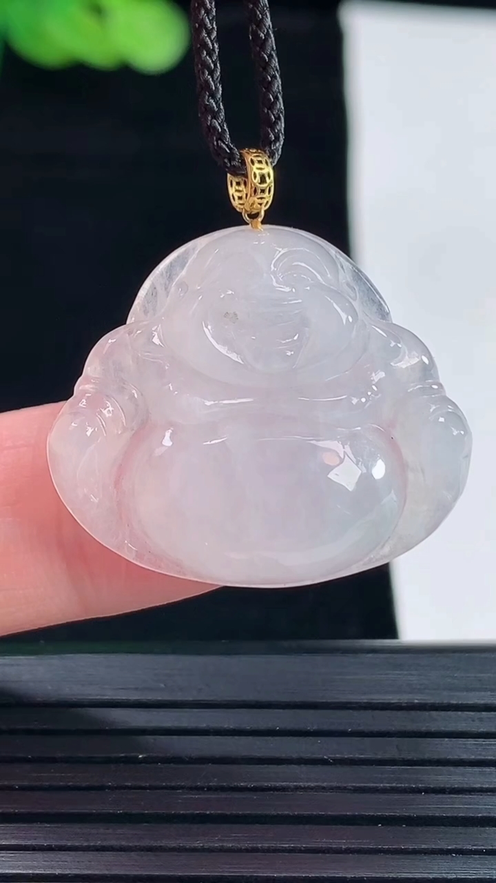 天然A货翡翠佛公吊坠，尺寸24.5-28-5.5重量:5.34g
5月14日
