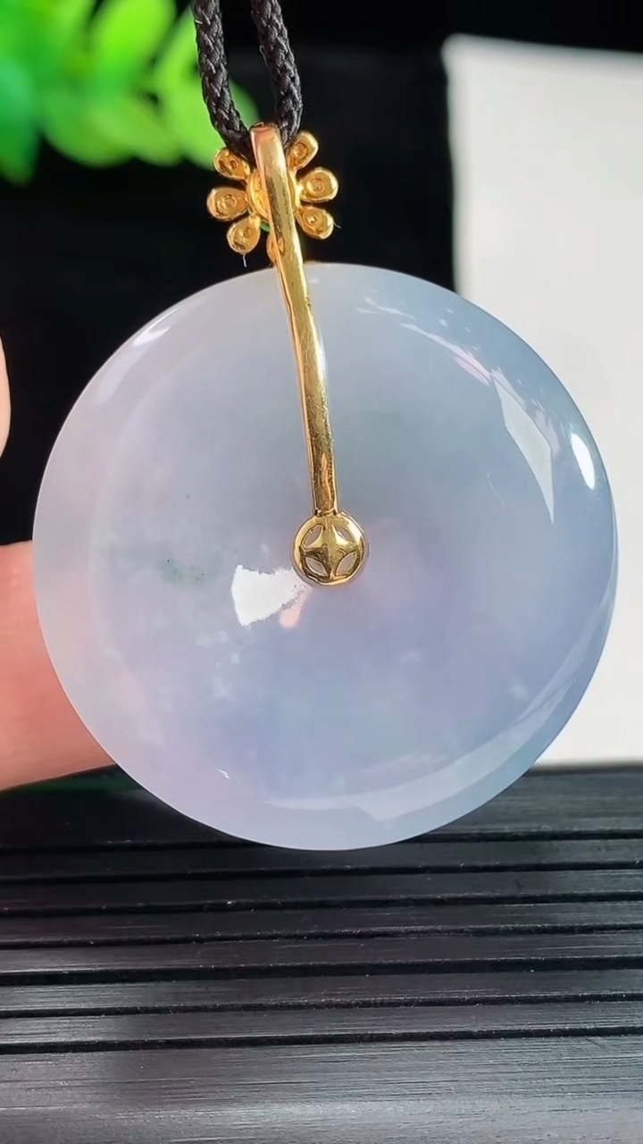 天然A货翡翠18k金紫罗兰平安扣吊坠，尺寸33-6重量:14.36g
5月14日
