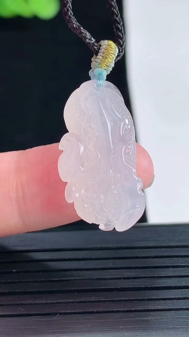天然A货翡翠紫罗兰白菜吊坠，尺寸24-13.8-6重量:3.71g
5月14日