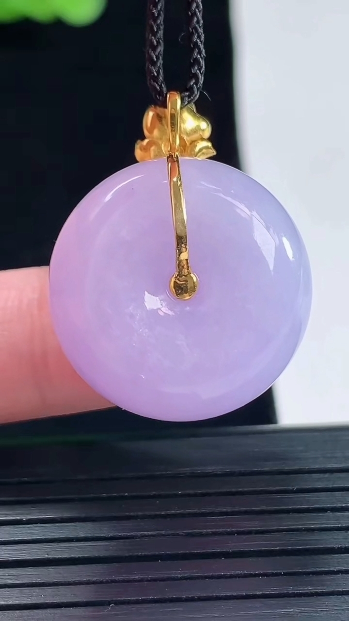 天然A货翡翠18k金紫罗兰平安扣吊坠，尺寸23.2-13重量:14.99g
5月14日