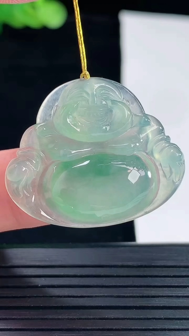 天然A货翡翠佛公吊坠，尺寸26-32-5.5重量:6.21g
5月14日