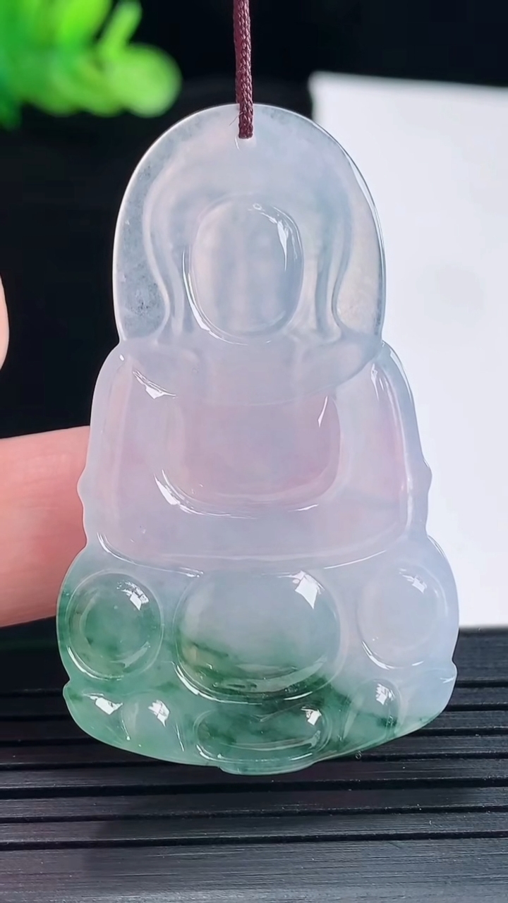 天然A货翡翠冰种飘花正装观音吊坠，尺寸50-30-4重量:10.66g
5月14日