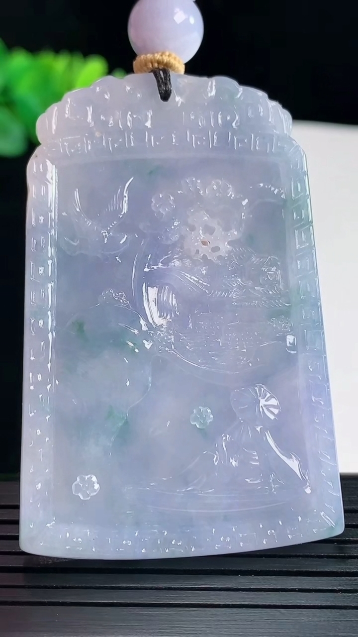 天然A货翡翠紫罗兰 飘花山水牌吊坠，尺寸61.5-40-5.5重量:38.78g
5月14日